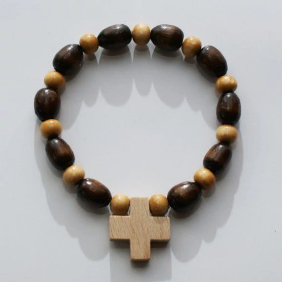 Rózsafüzér tized fa karkötő színes-gumis