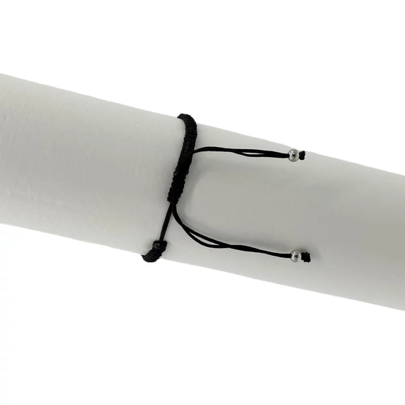 Karkötő makramé piros-fekete színben fém köves kereszttel